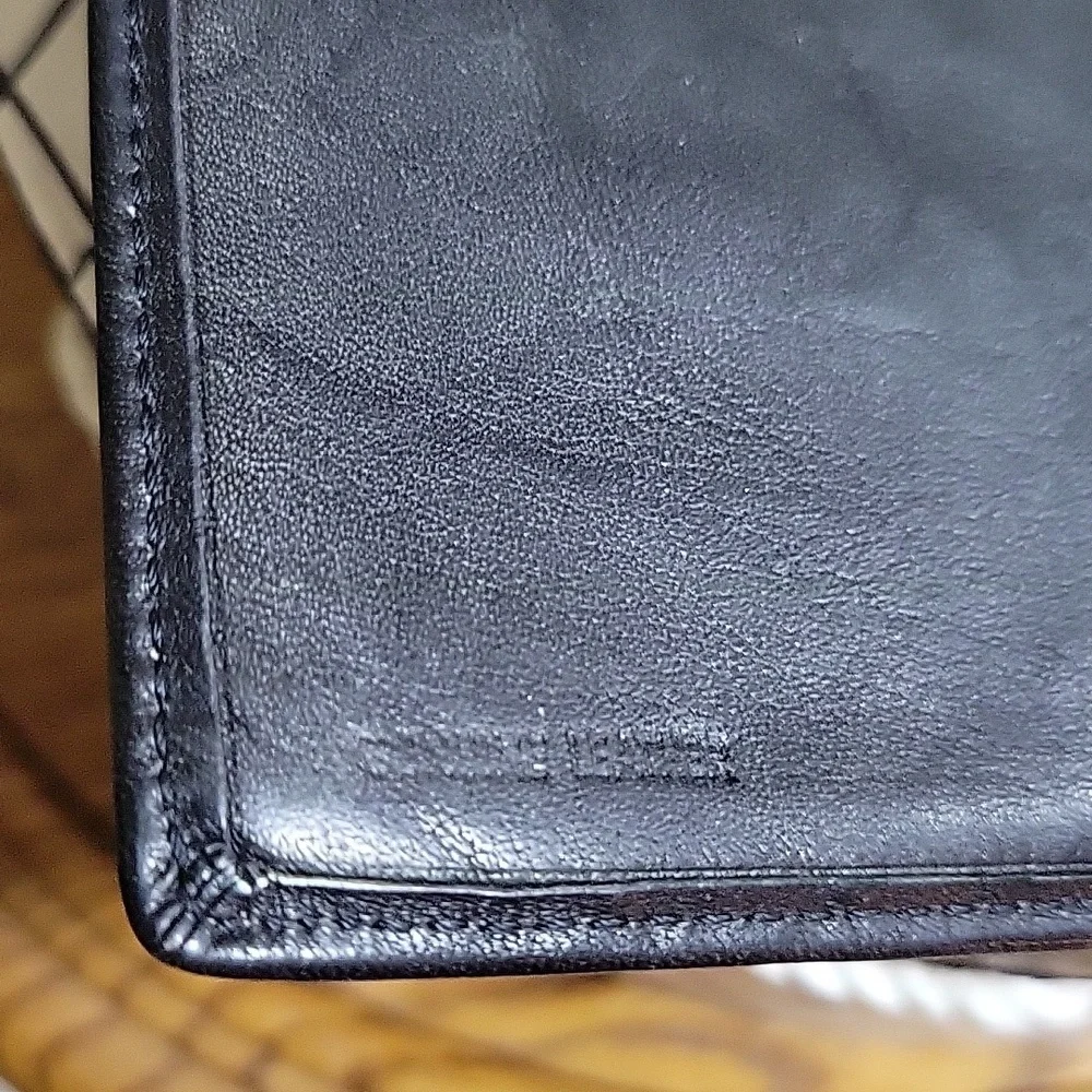 EUC- Vintage Leather Checkbook Wallet